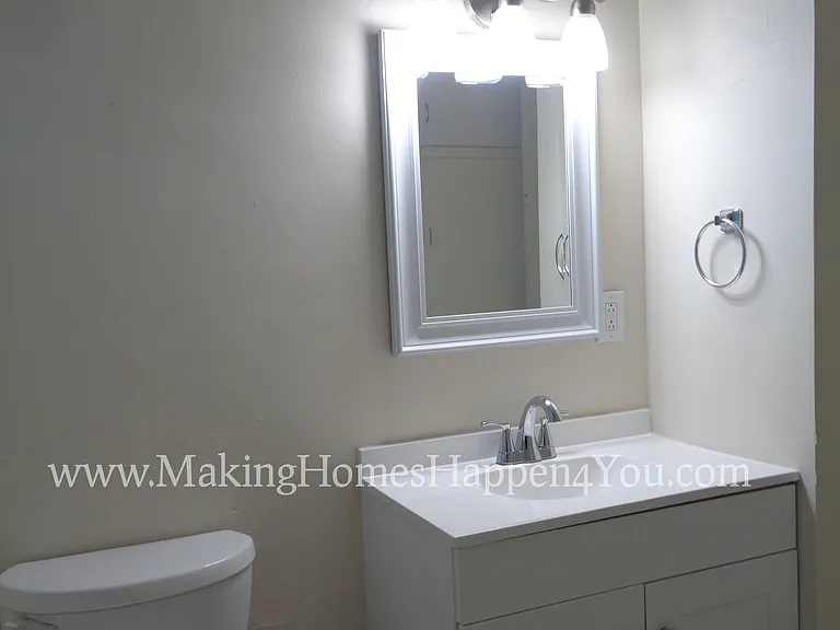 1945 23rd St NE — Photo 24