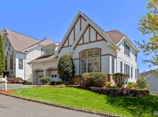9 Highland Cross, Oakland, NJ 07436