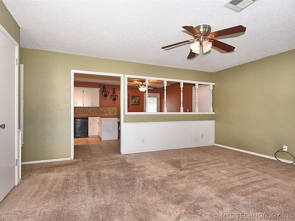 4th image of 640 S Pecan St
