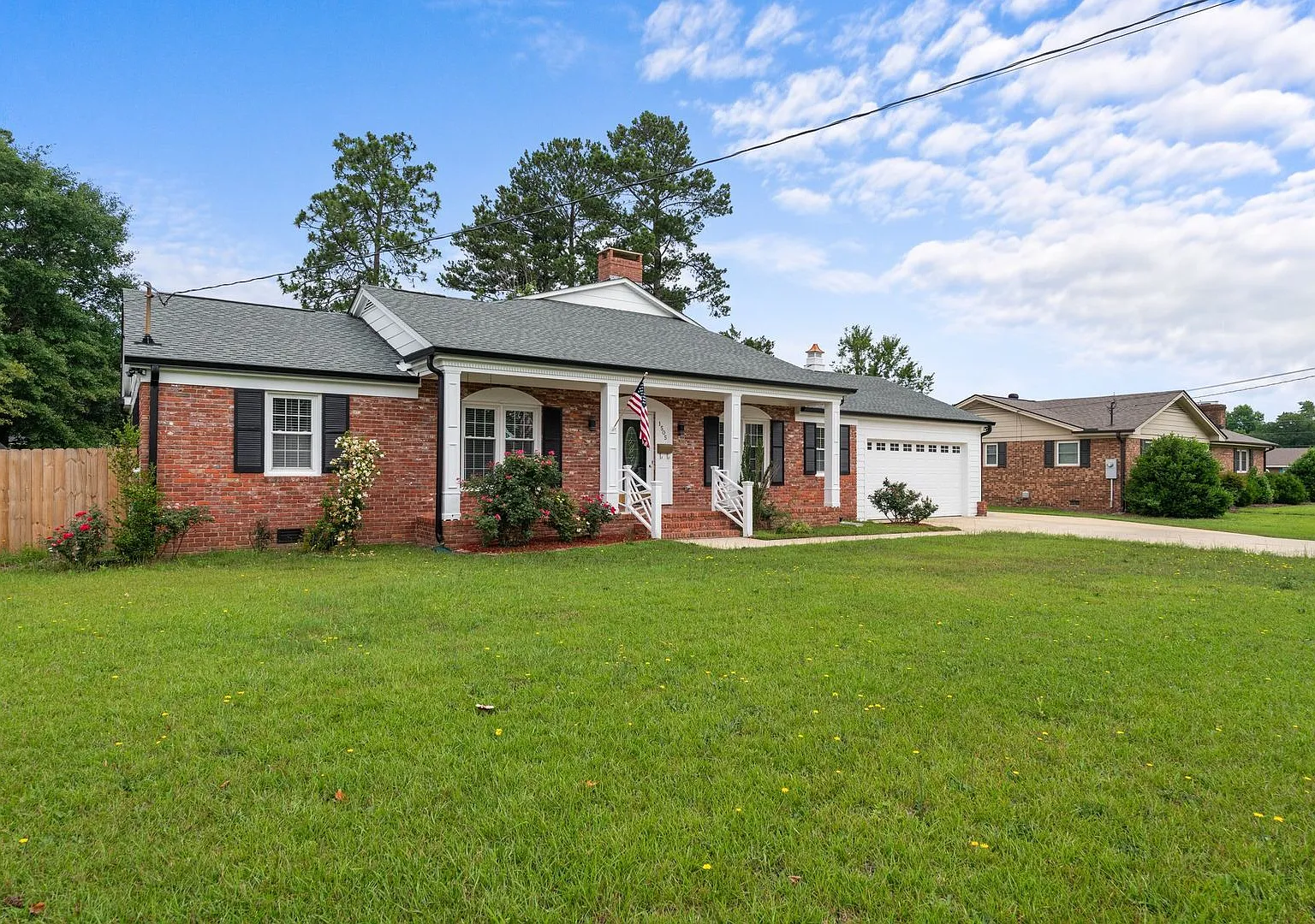 Newly renovated home located in Dunn! — Photo 3