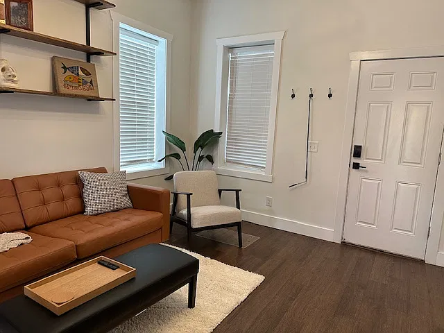 2 bed, 904 sqft, $2,995 — Photo 3