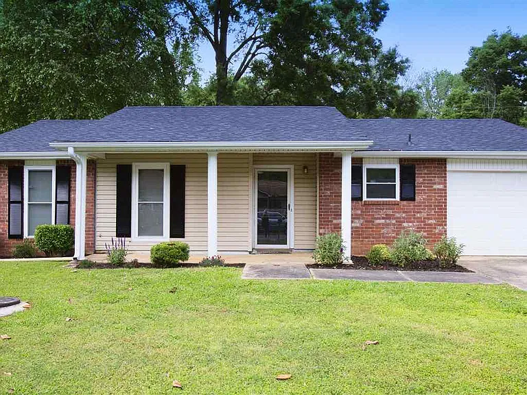 21 Brookway Ln — Photo 1