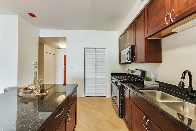 4350 N Broadway St #503 — Photo 3