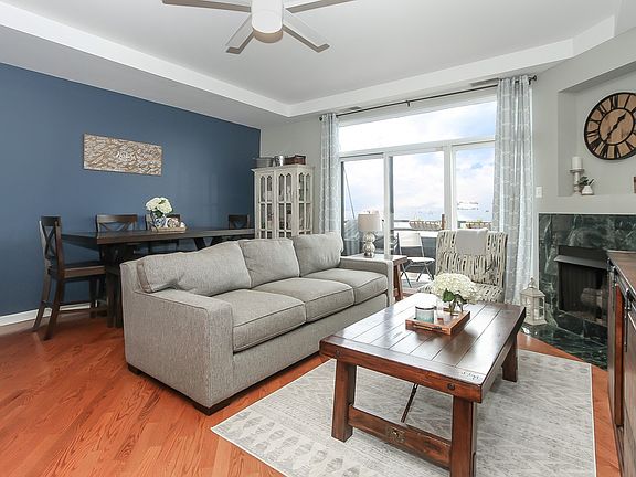 5th image of 2337 W Wolfram St APT 414