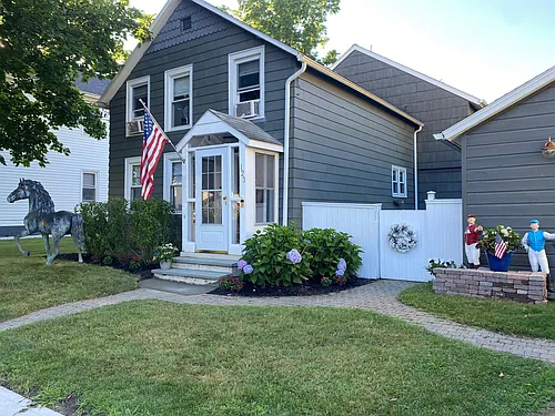 123 York Ave Photo 1