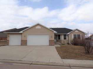 656 Lakeland Hills Dr, Gillette, WY 82716