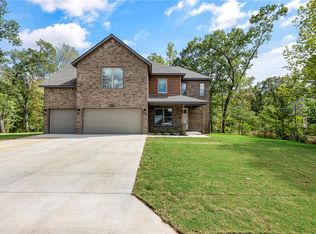 12100 Robinwood Dr, Rogers, AR 72756