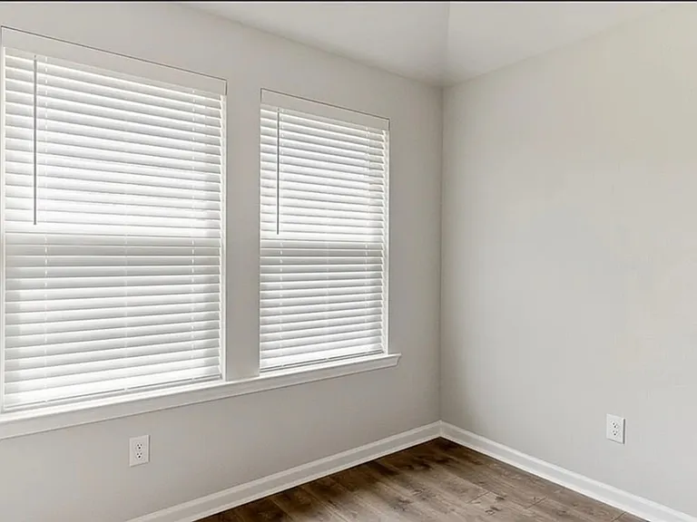 248 Paisley Pkwy — Photo 10