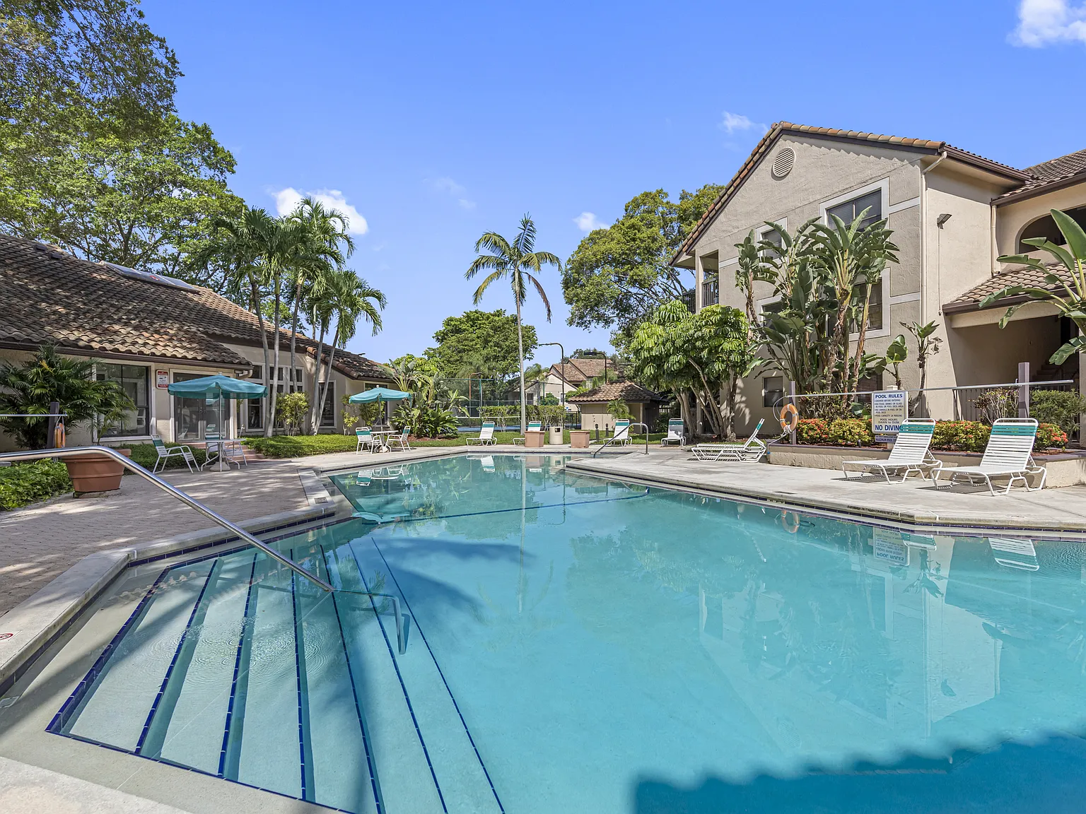 Palm Aire Gardens — Photo 3