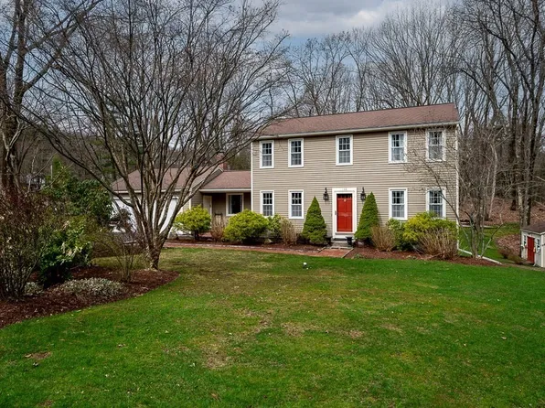 138 Fort Sumter Dr, Holden, MA 01520