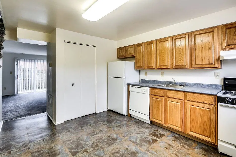 Bright Meadows Townhomes — Photo 3