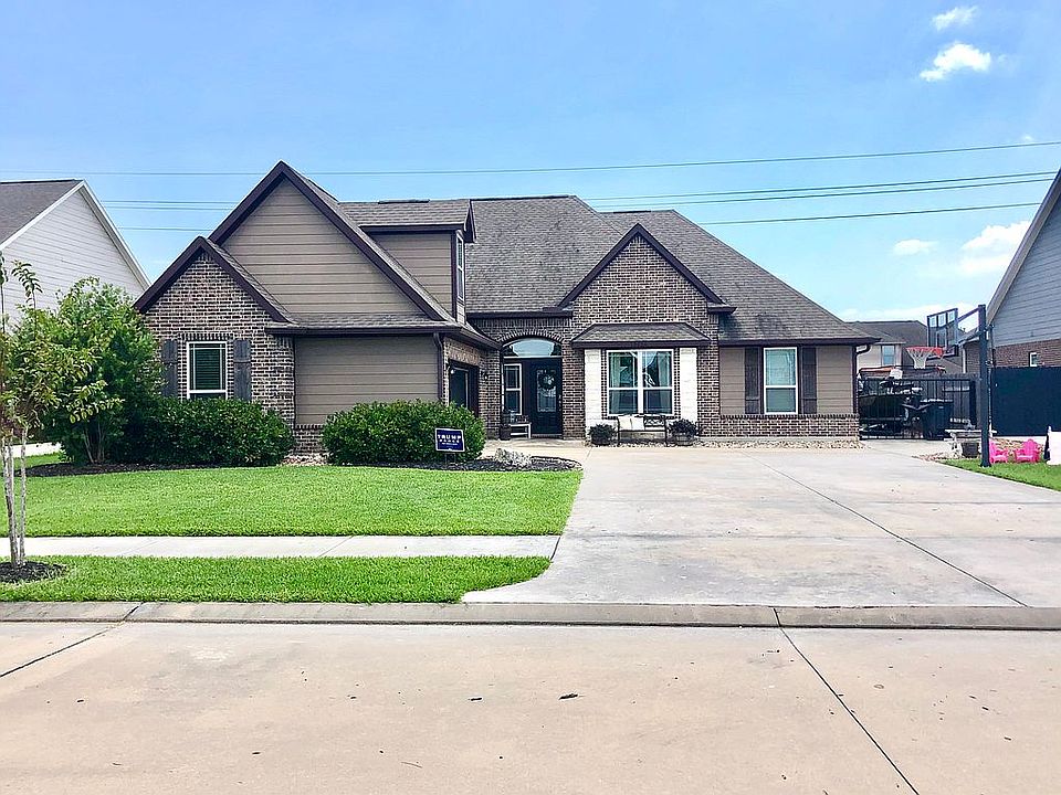 1st image of 13926 Hawthorne Cir