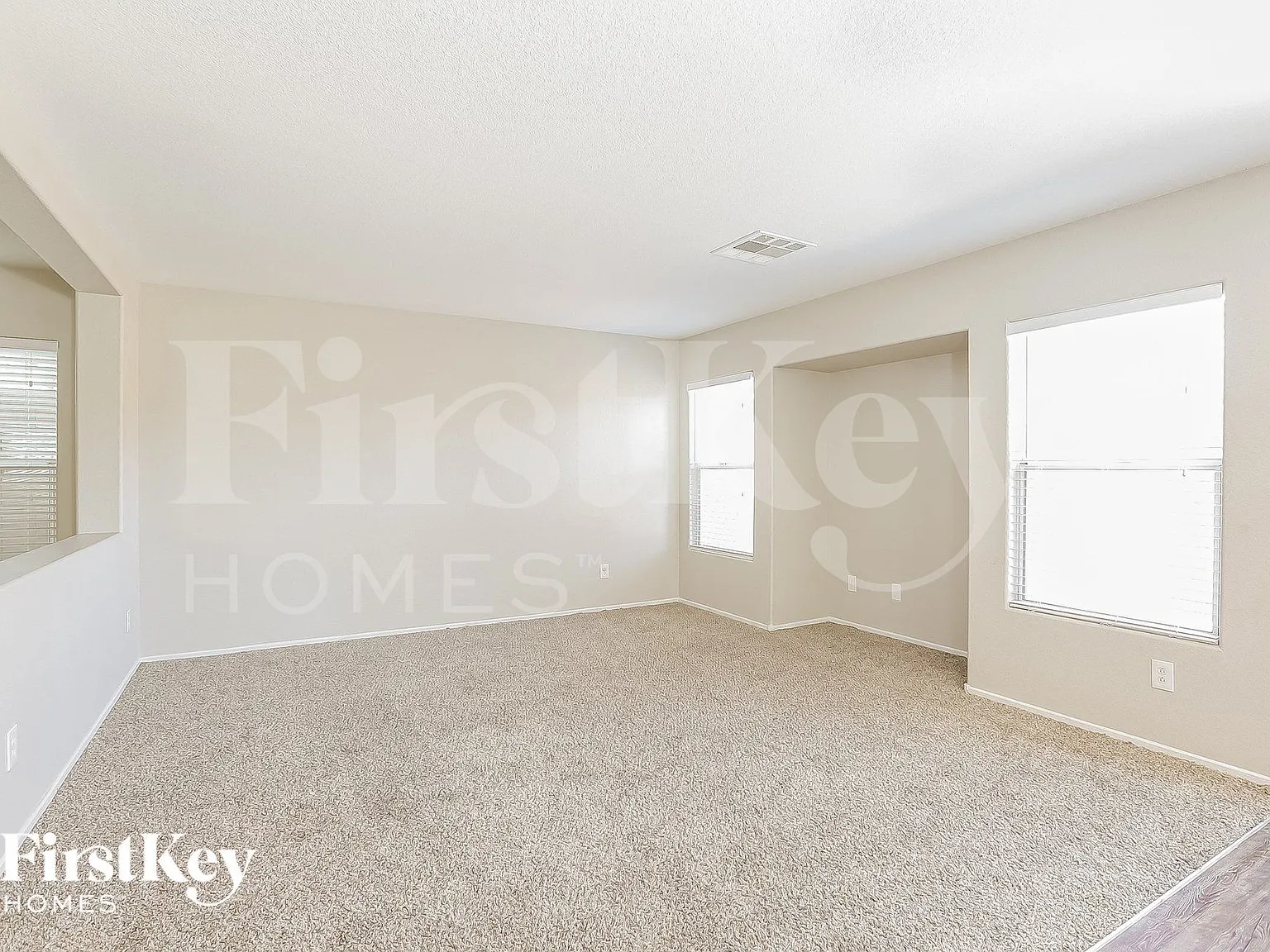 4 bed, 2.5 bath, 2050 sqft, $2,720 — Photo 4