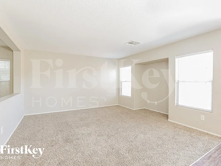 9120 Patrick Henry Ave — Photo 4