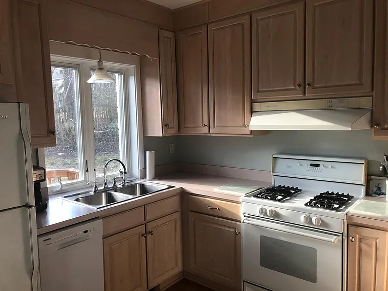 318 Myers St — Photo 9