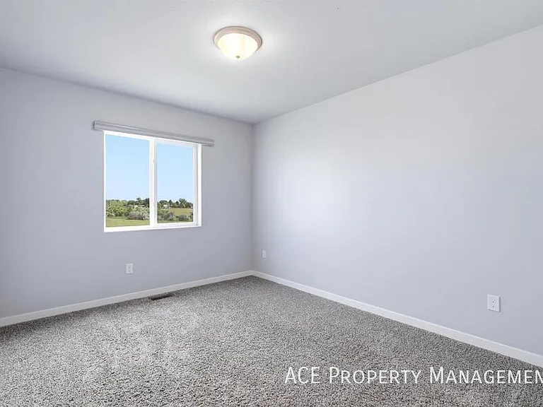 624 Civil Way — Photo 7