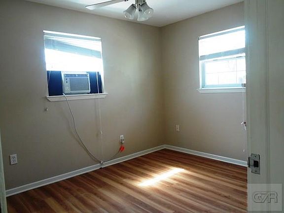 4th image of 11821 Dale St