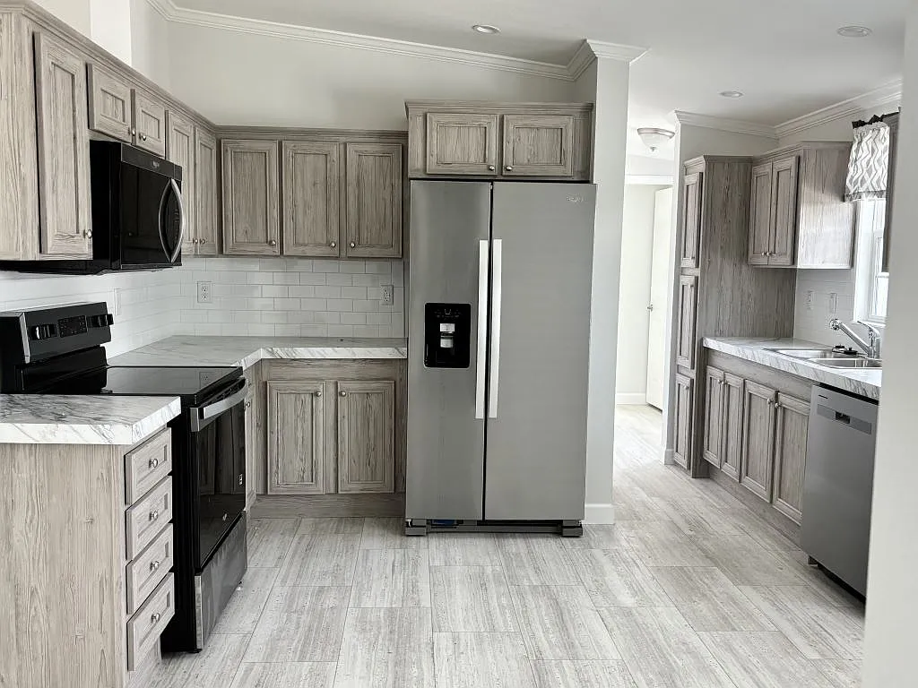 3 bed, 2.0 bath, 1042 sqft, $1,299 — Photo 2