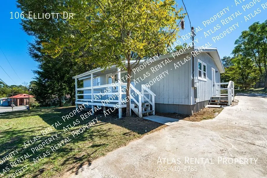 Pet-Friendly 3BR Home with Modern Updates & Spacious Yard! — Photo 3
