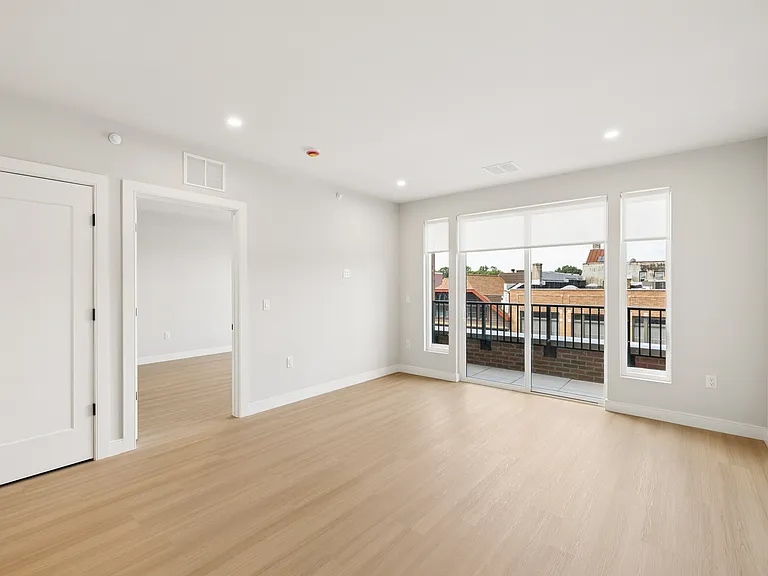 118 Elm Street — Photo 24