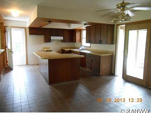5th image of 3219 Oak Road