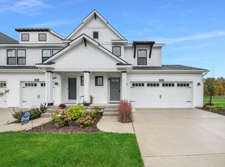 8915 Barrington Ln, Jenison, MI 49428