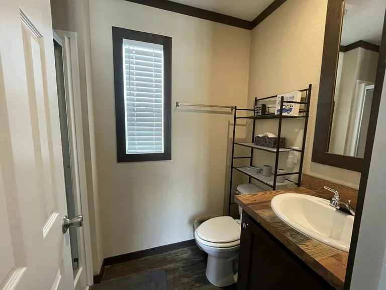 1601 S Airport Dr #231 — Photo 6