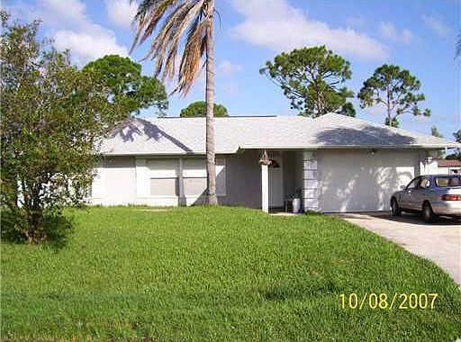 1st image of 513 SE Crosspoint Dr