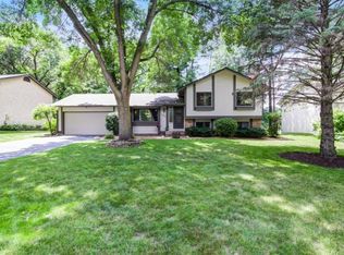 1756 Walnut Ln, Eagan, MN 55122