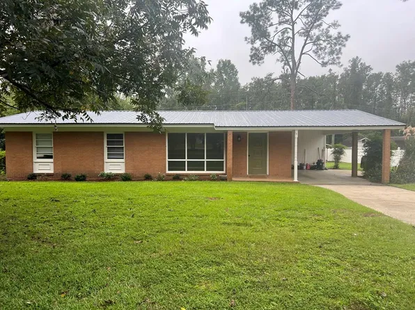 814 Par St, Douglas, GA 31533