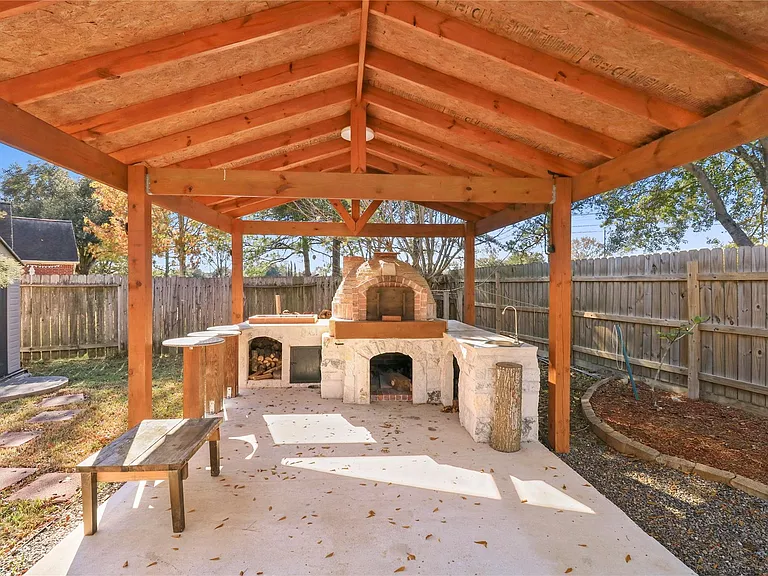 20510 Pioneer Bend Ct — Photo 10