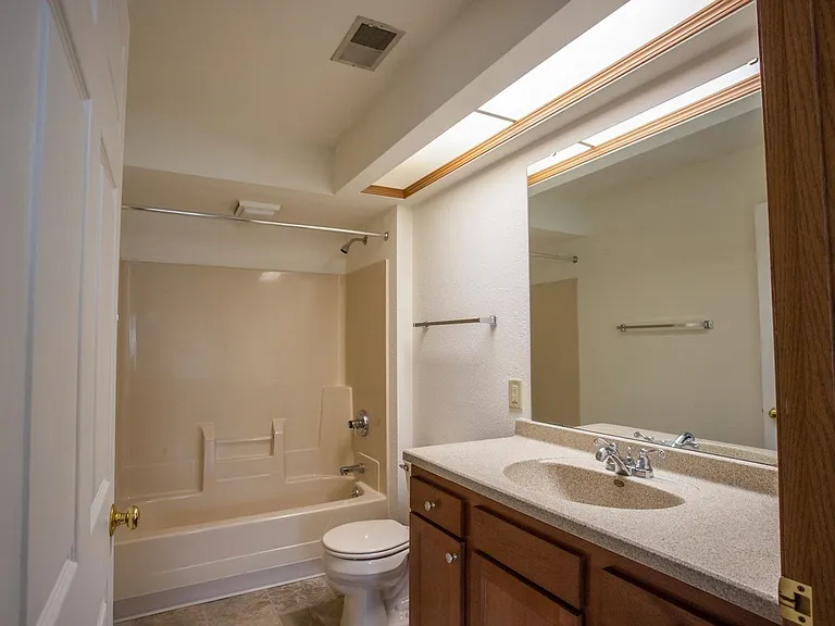 639-645 745 & W Scott 540 #761-44 — Photo 5