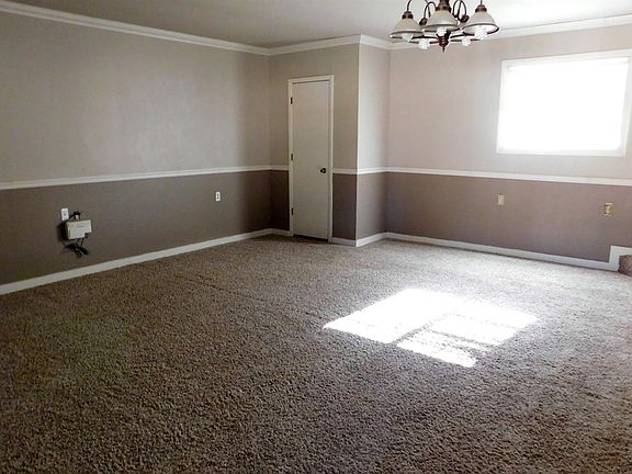 2nd image of 215 W Avenue I