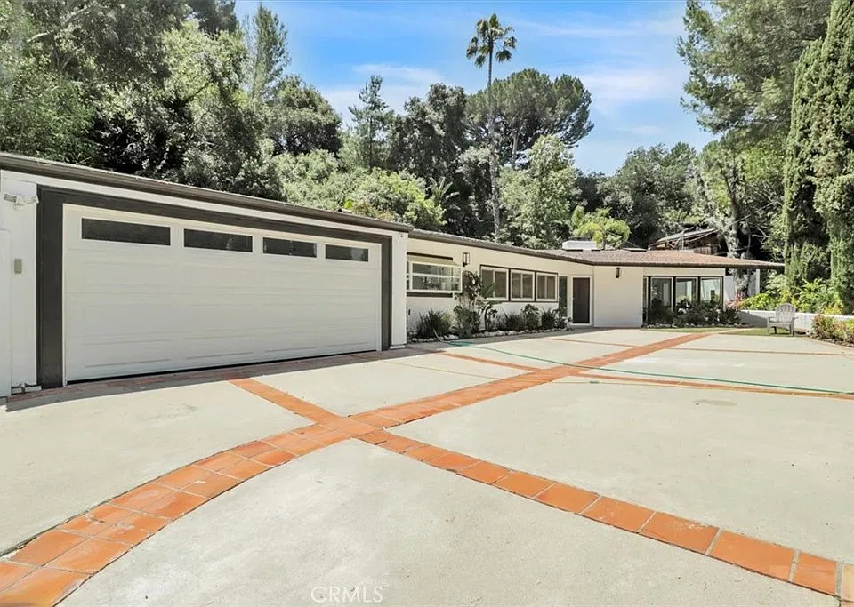 9466 Hidden Valley Pl