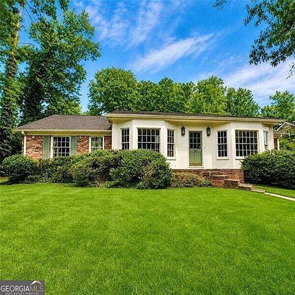 1st image of 920 Buckingham Cir NW