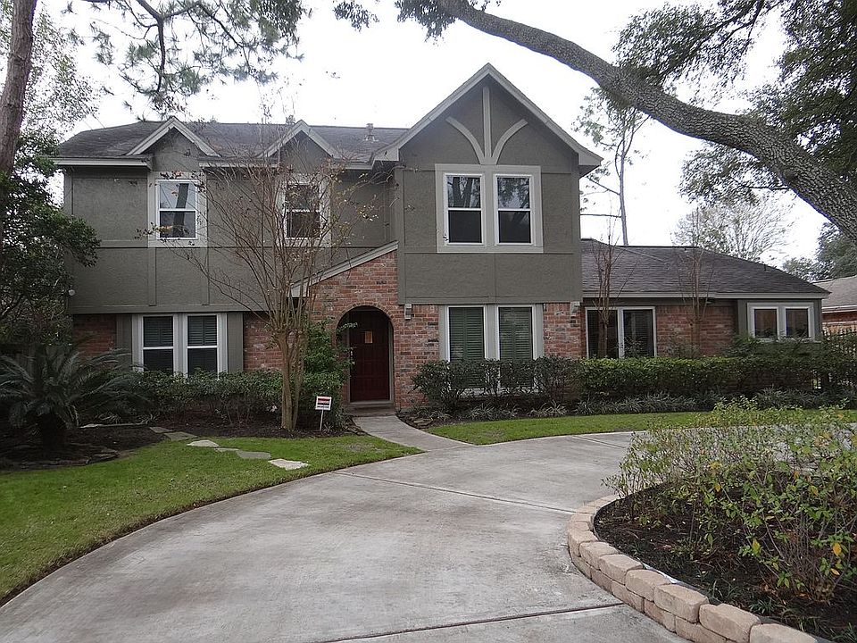 2nd image of 10803 Meadow Lake Ln