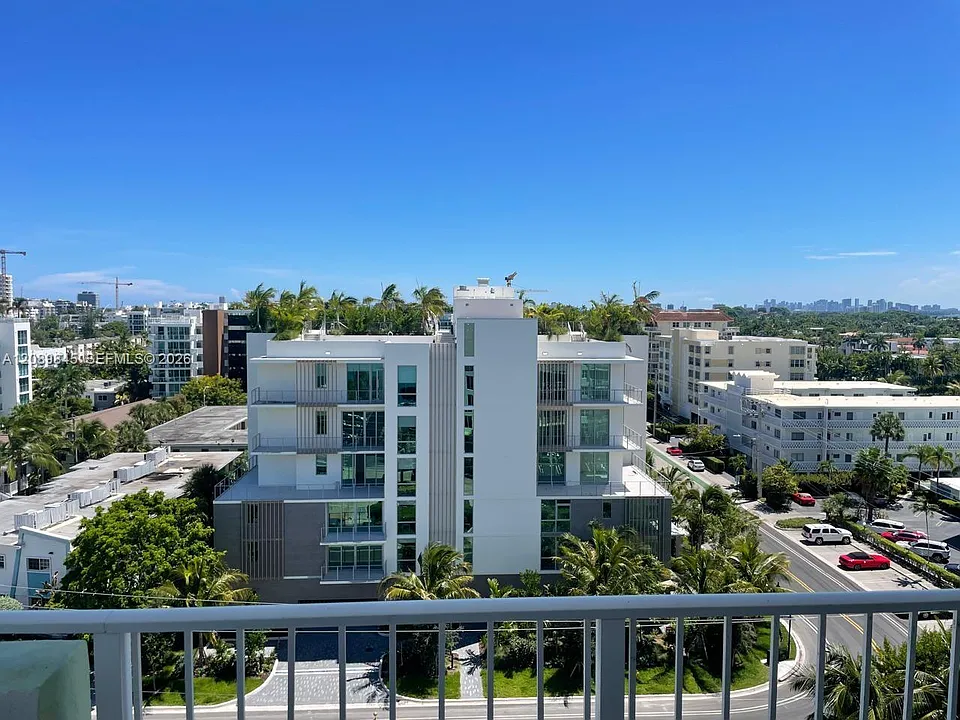 10350 W Bay Harbor Dr #9H