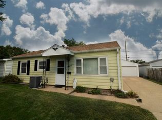 1427 Camden St, Pekin, IL 61554