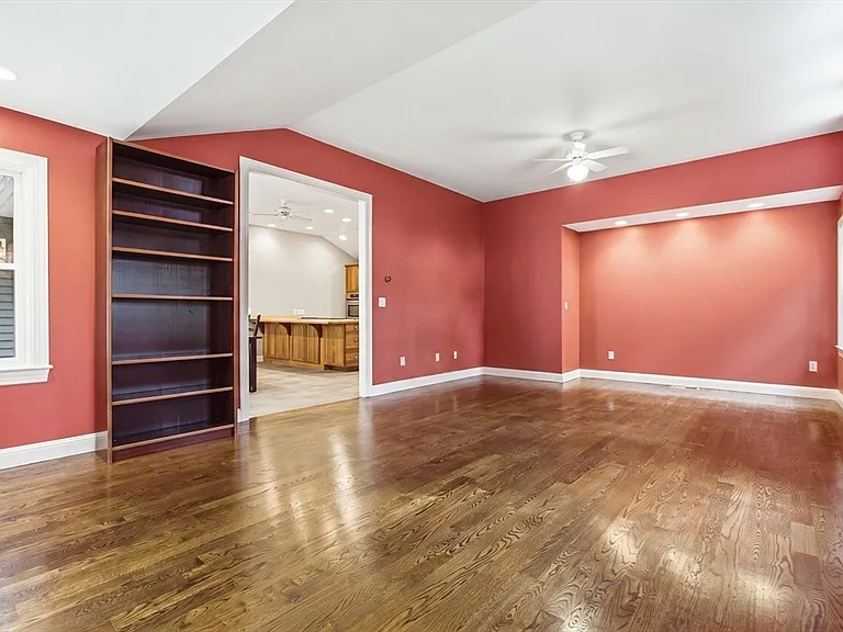 56 Arrowhead Rd — Photo 13