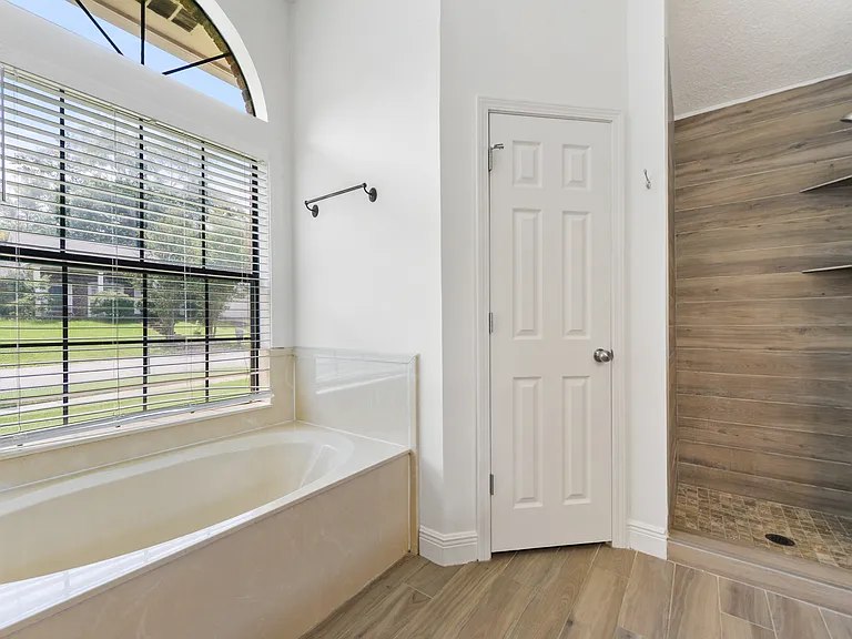 111 Winchester Dr — Photo 13