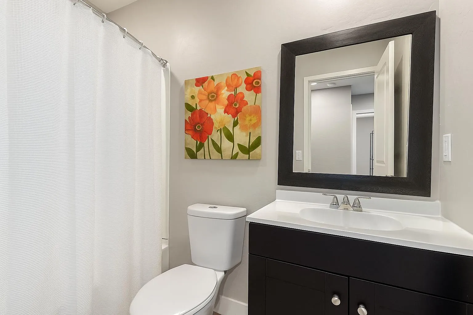 4 bed, 5.0 bath, 1968 sqft, $832 — Photo 2