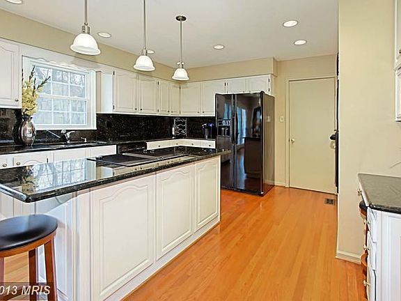 5th image of 3805 Ruben Simpson Ct