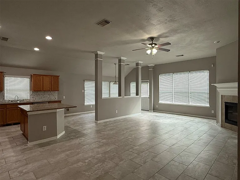 16126 Saxon Hollow Ln — Photo 7