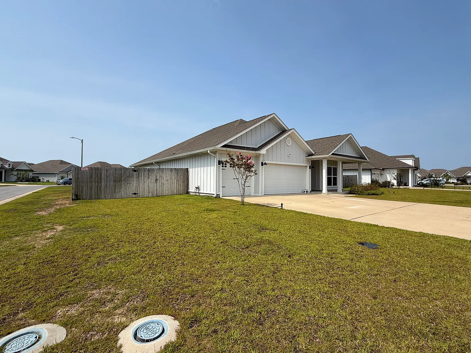 4 bed, 2296 sqft, $2,950 — Photo 2