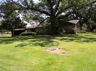 920 Mockingbird Ln, Paris, TX 75462