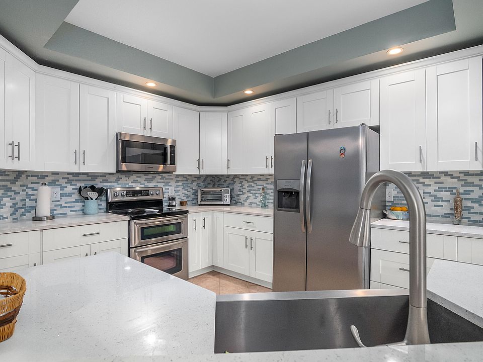 1st image of 133 Vintage Bay Dr Unit 3