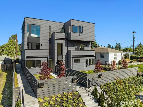 3650 51st Avenue SW #B, Seattle, WA 98116