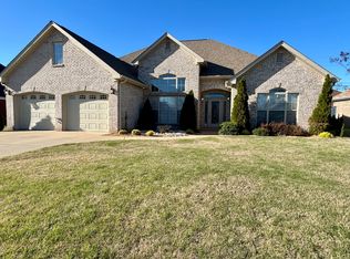 122 Heather Ln, Muscle Shoals, AL 35661