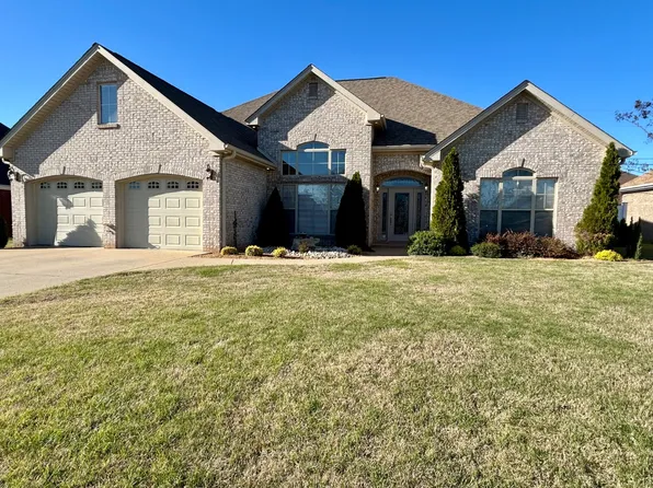 122 Heather Ln, Muscle Shoals, AL 35661