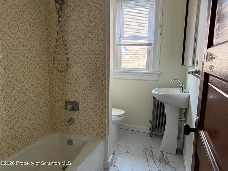 715 Hemlock St — Photo 8
